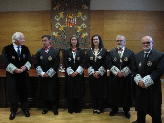 Los magistrados durante el acto de imposición de la Cruz de San Raimundo de Peñafor